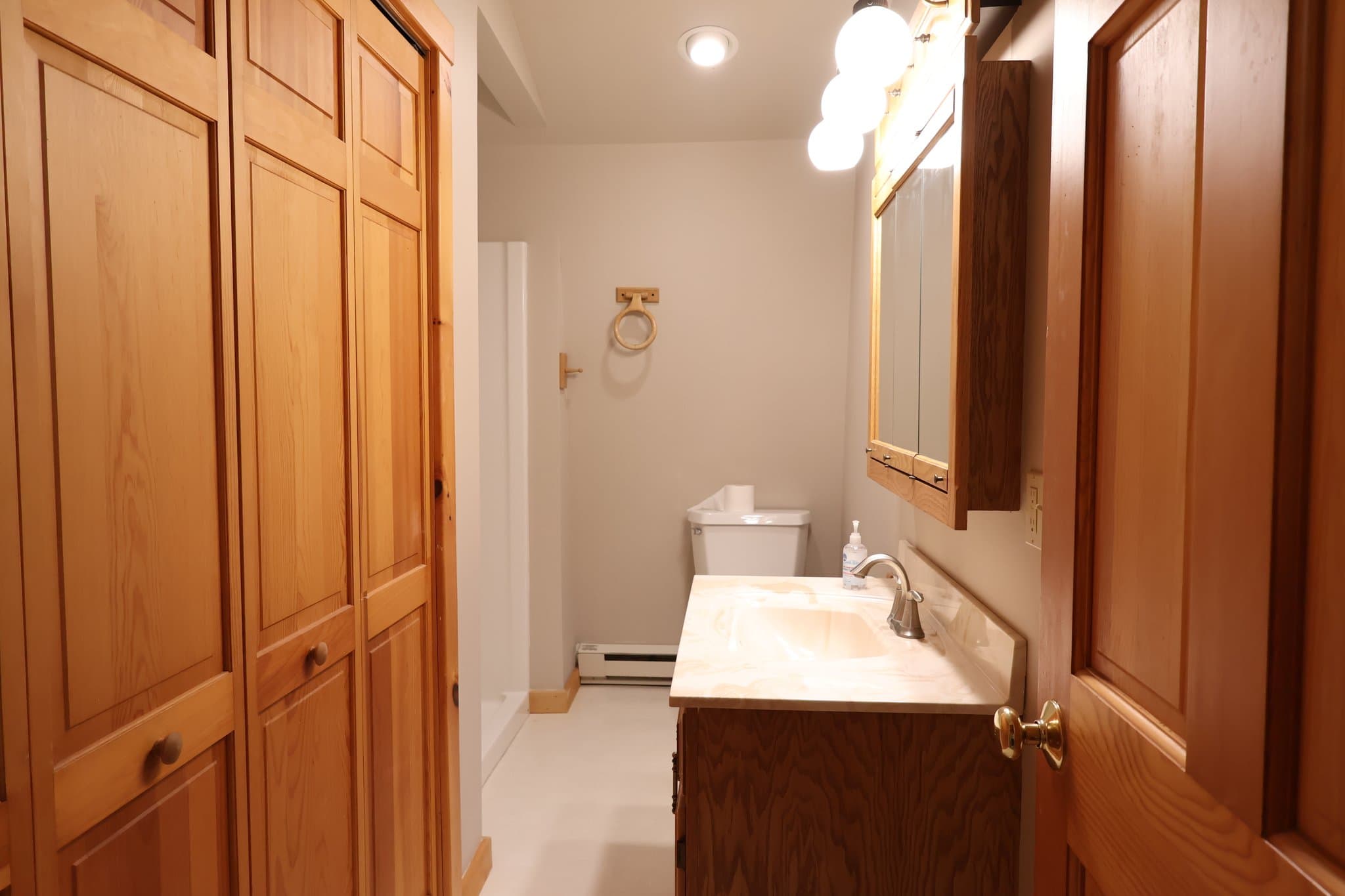 Lebanon House: 982 Mine Rd