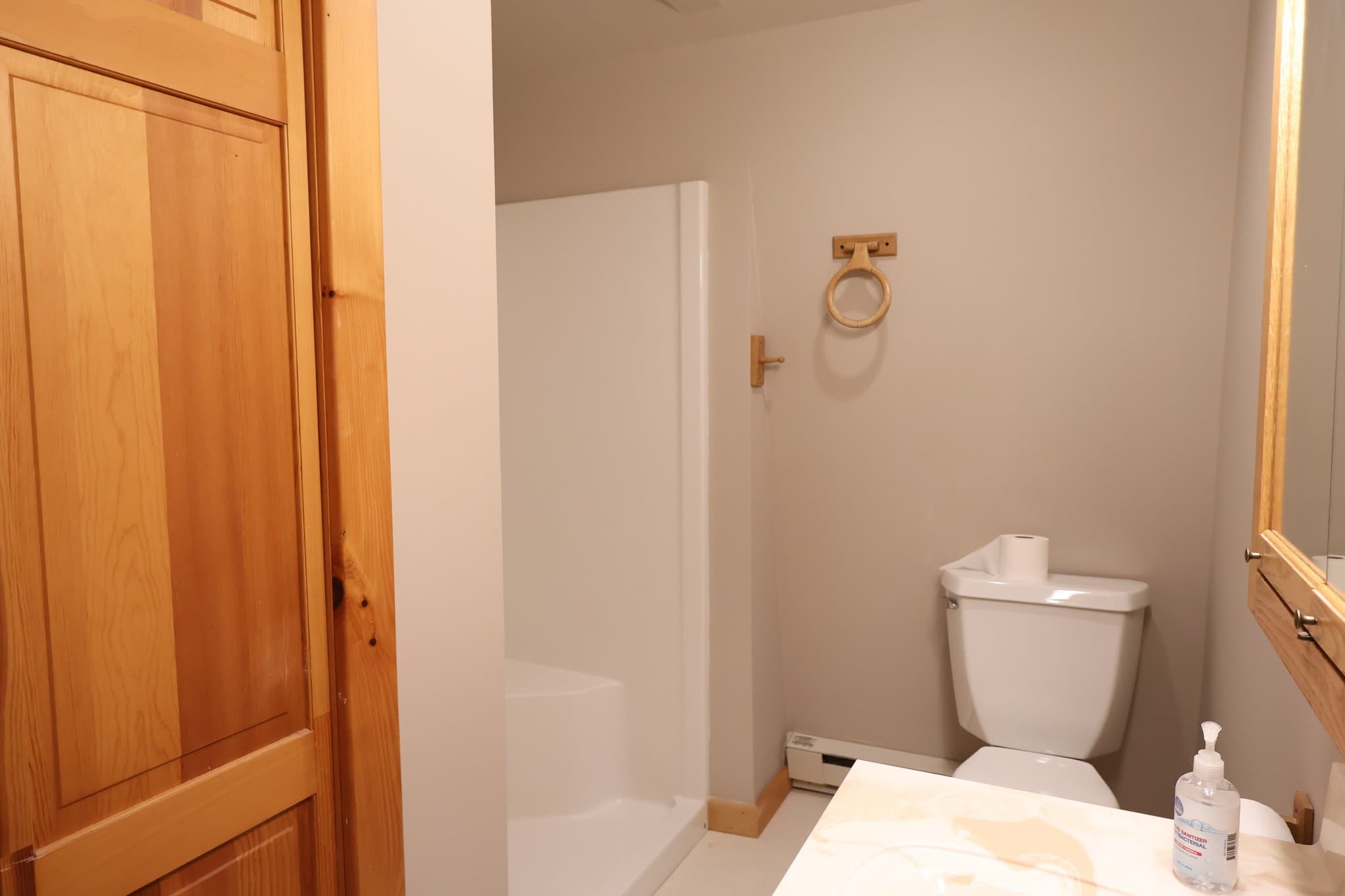 Lebanon House: 982 Mine Rd
