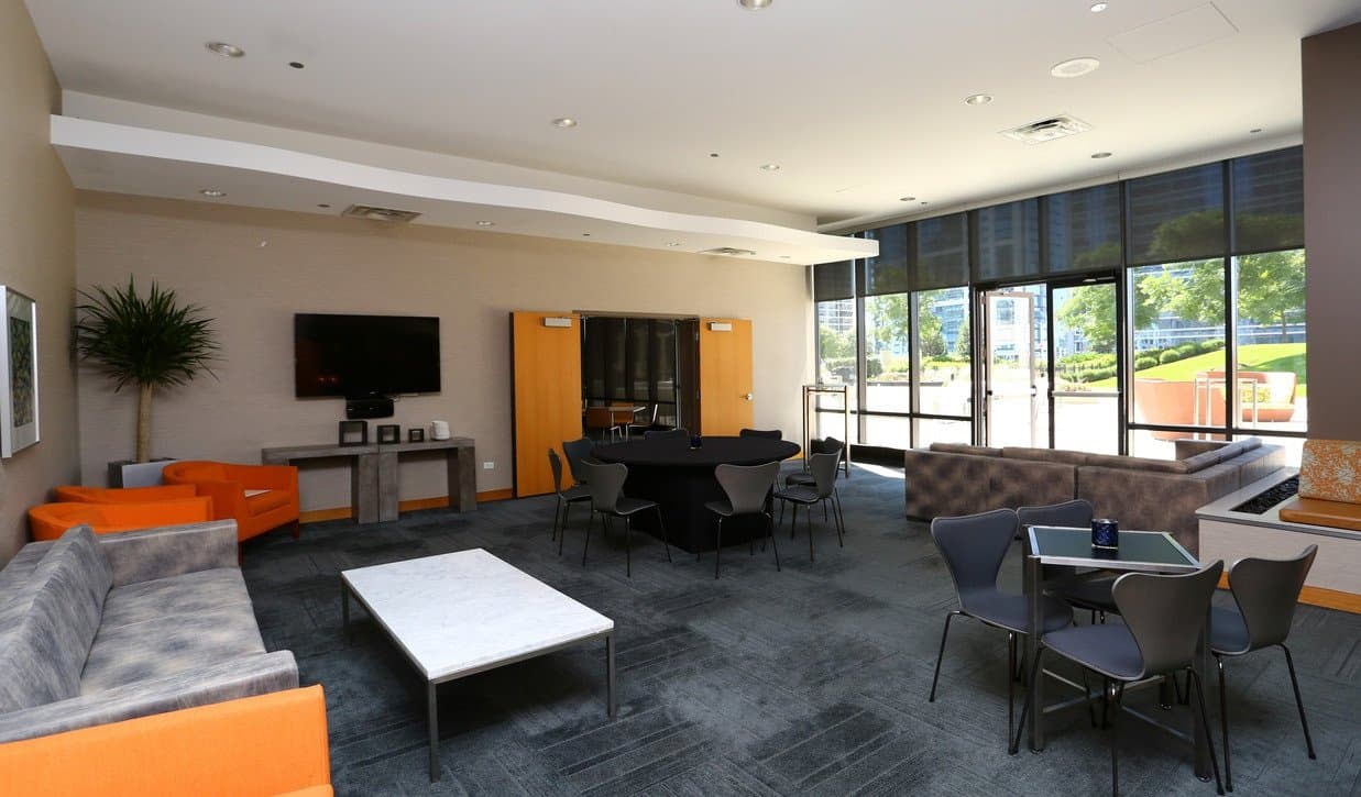 Chicago Condo: 201 East Wacker Drive