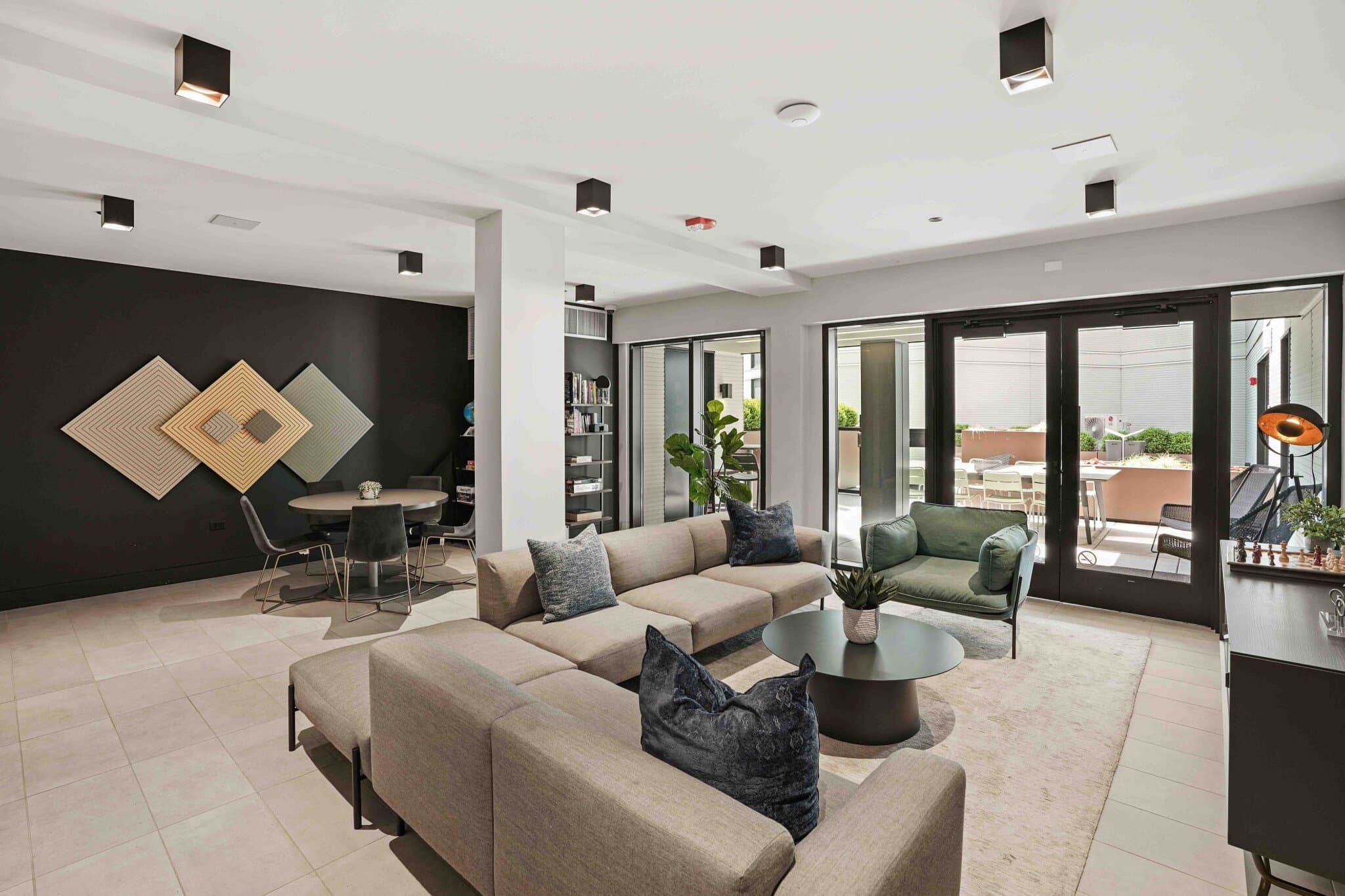 Chicago Condo: 2127 North Elston Avenue