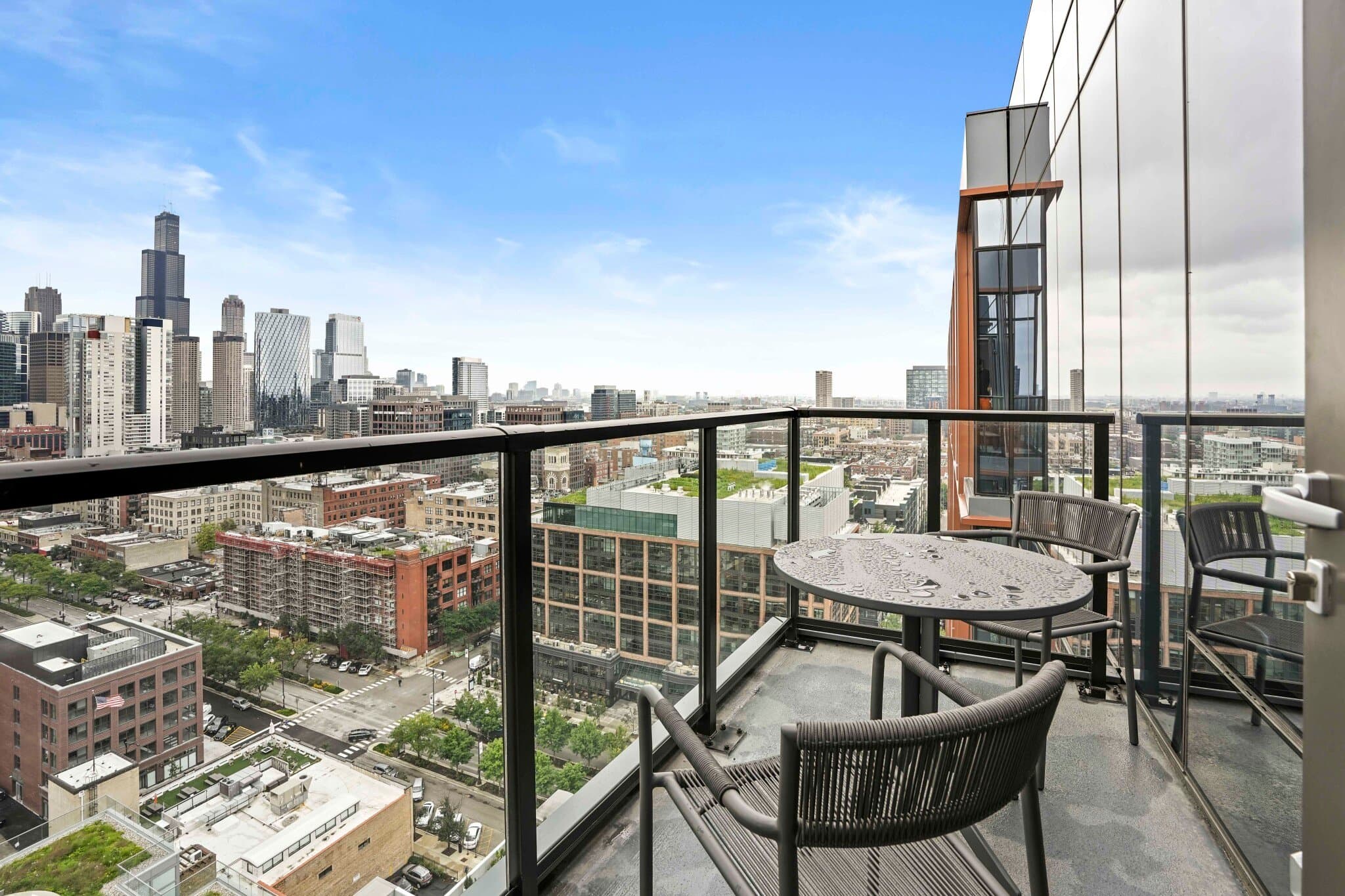 Chicago Condo: 163 North May Street