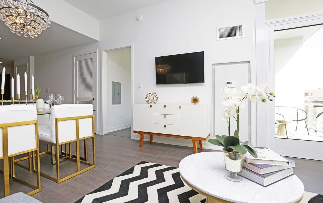 Chicago Condo: 416 West Chicago Avenue