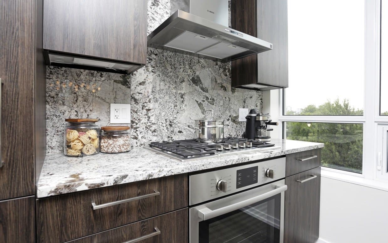 Chicago Condo: 416 West Chicago Avenue