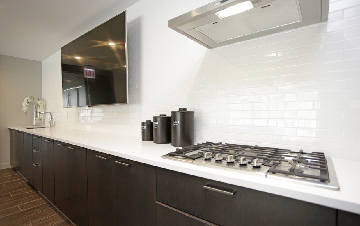 Chicago Condo: 416 West Chicago Avenue