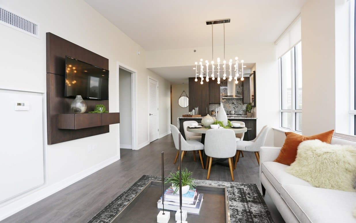 Chicago Condo: 416 West Chicago Avenue