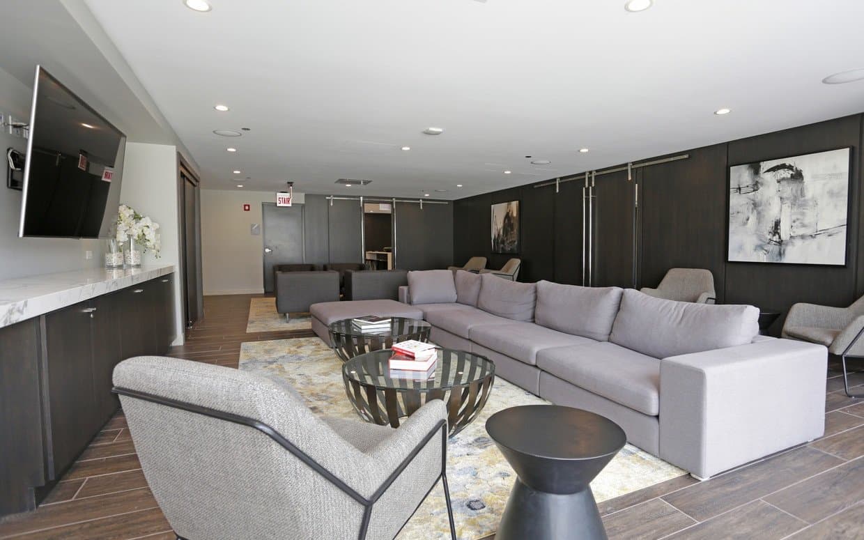 Chicago Condo: 416 West Chicago Avenue