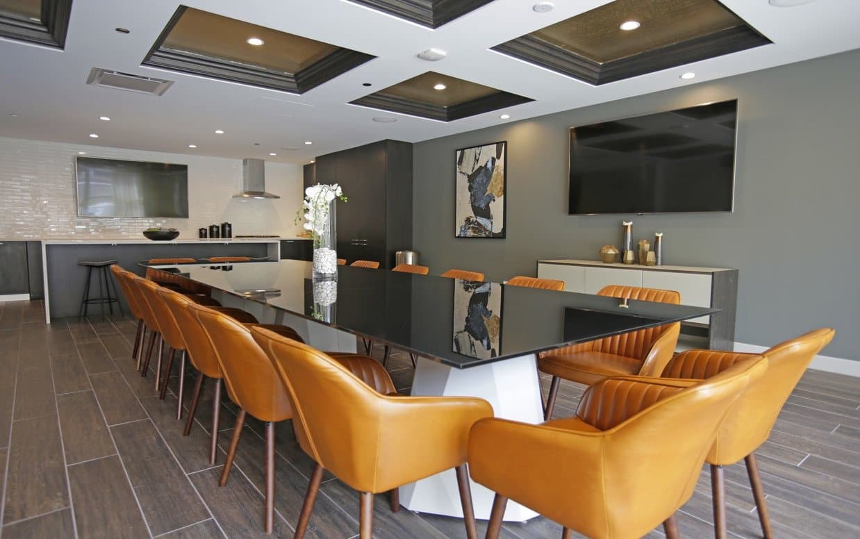 Chicago Condo: 416 West Chicago Avenue