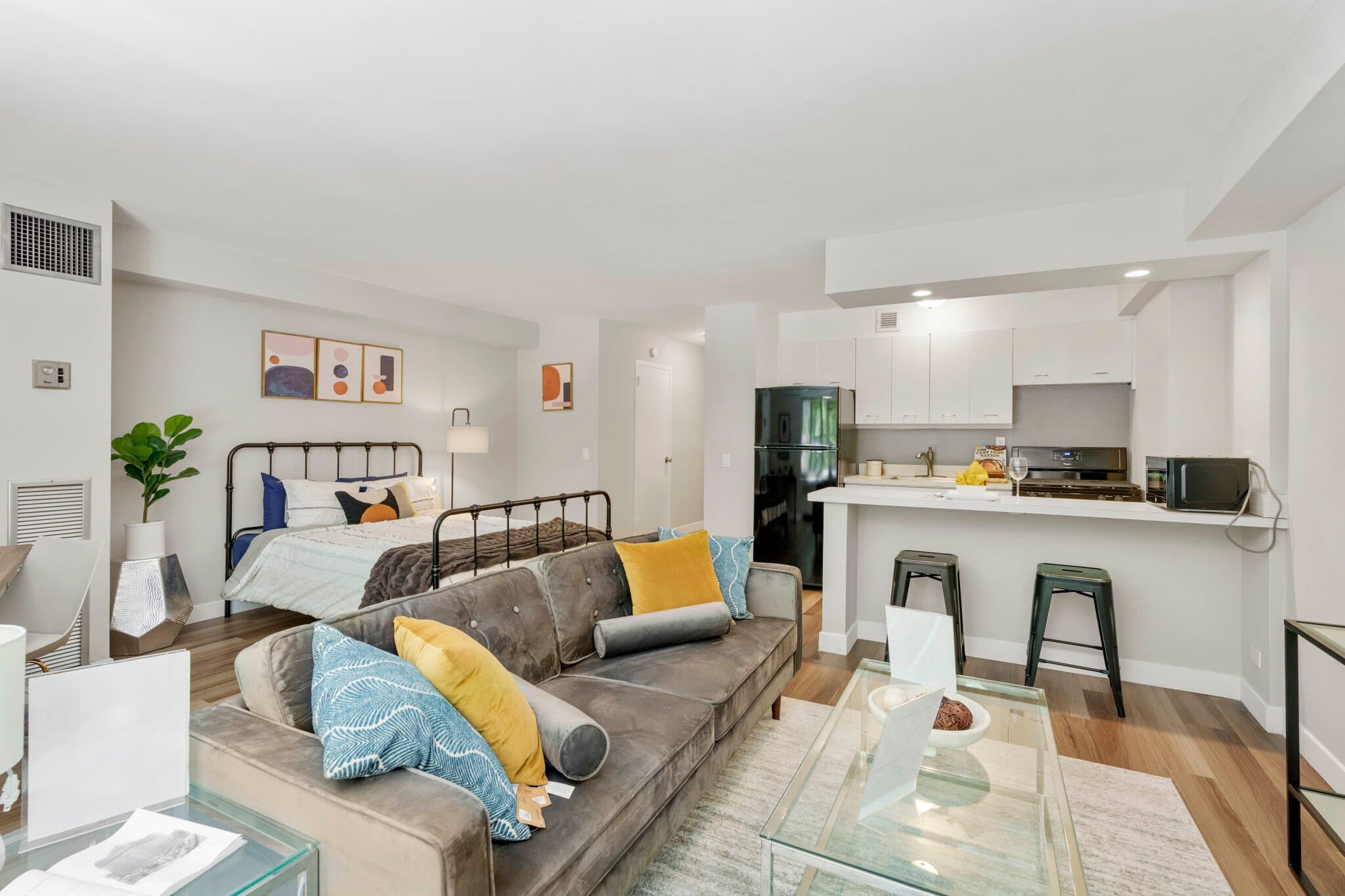 Chicago Condo: 1359 N Astor St