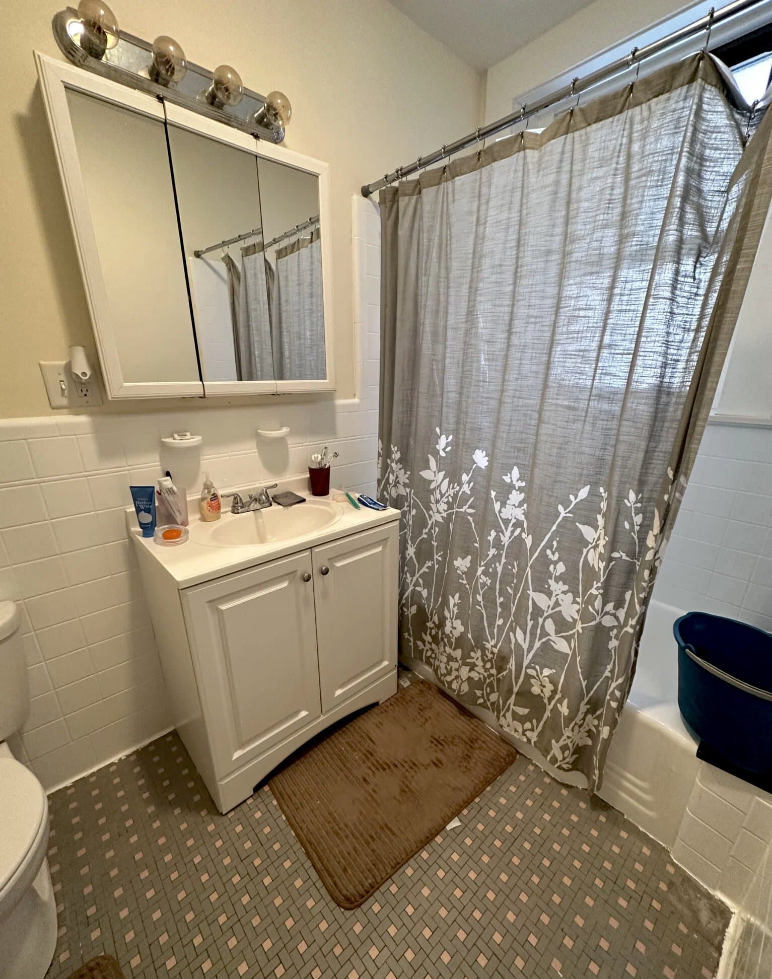 Brookline Apartment: 1463 Beacon St.