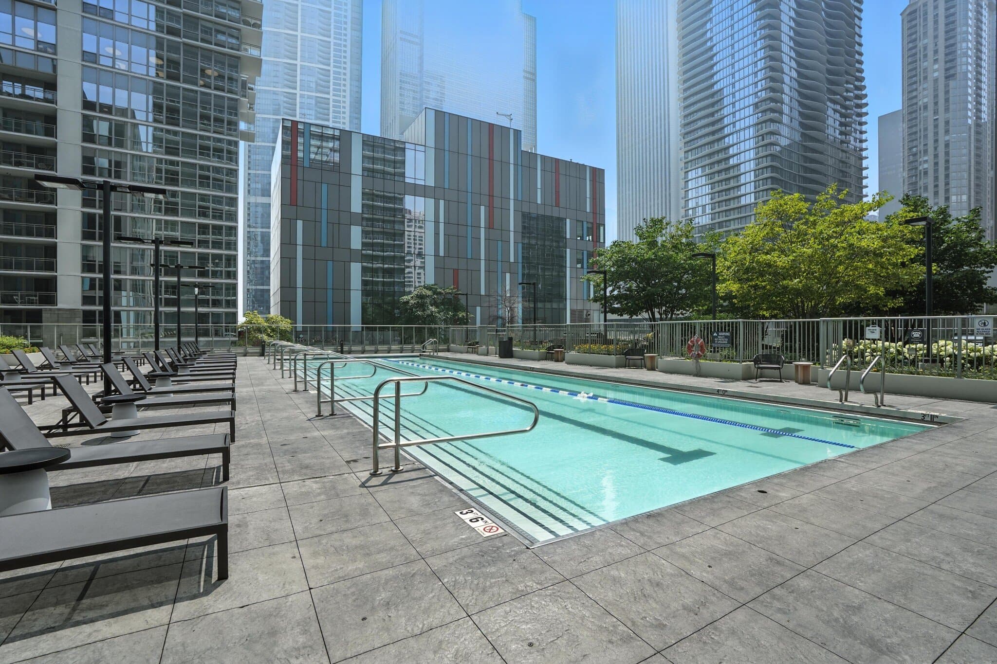 Chicago Condo: 201 East Wacker Drive