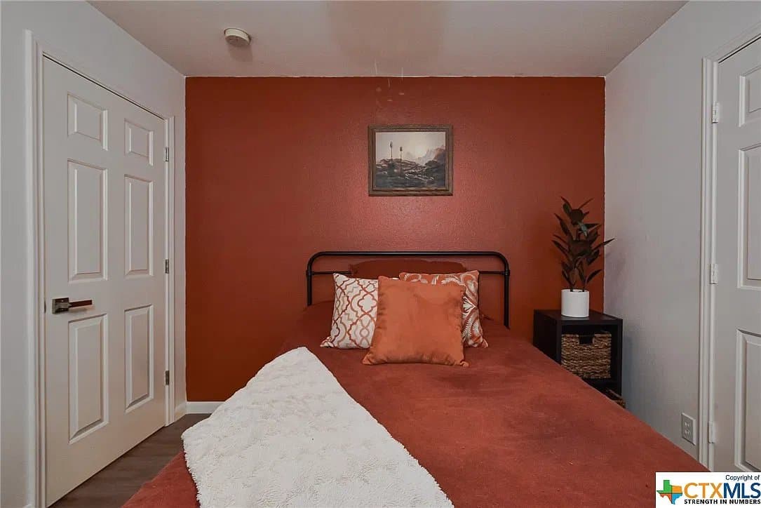 San Antonio House: 15847 Augusta Cor