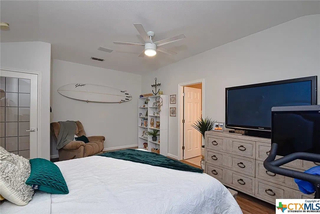 San Antonio House: 15847 Augusta Cor