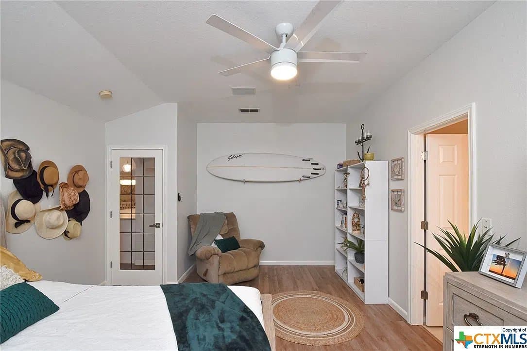 San Antonio House: 15847 Augusta Cor