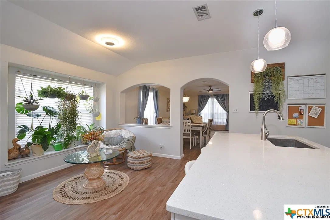 San Antonio House: 15847 Augusta Cor