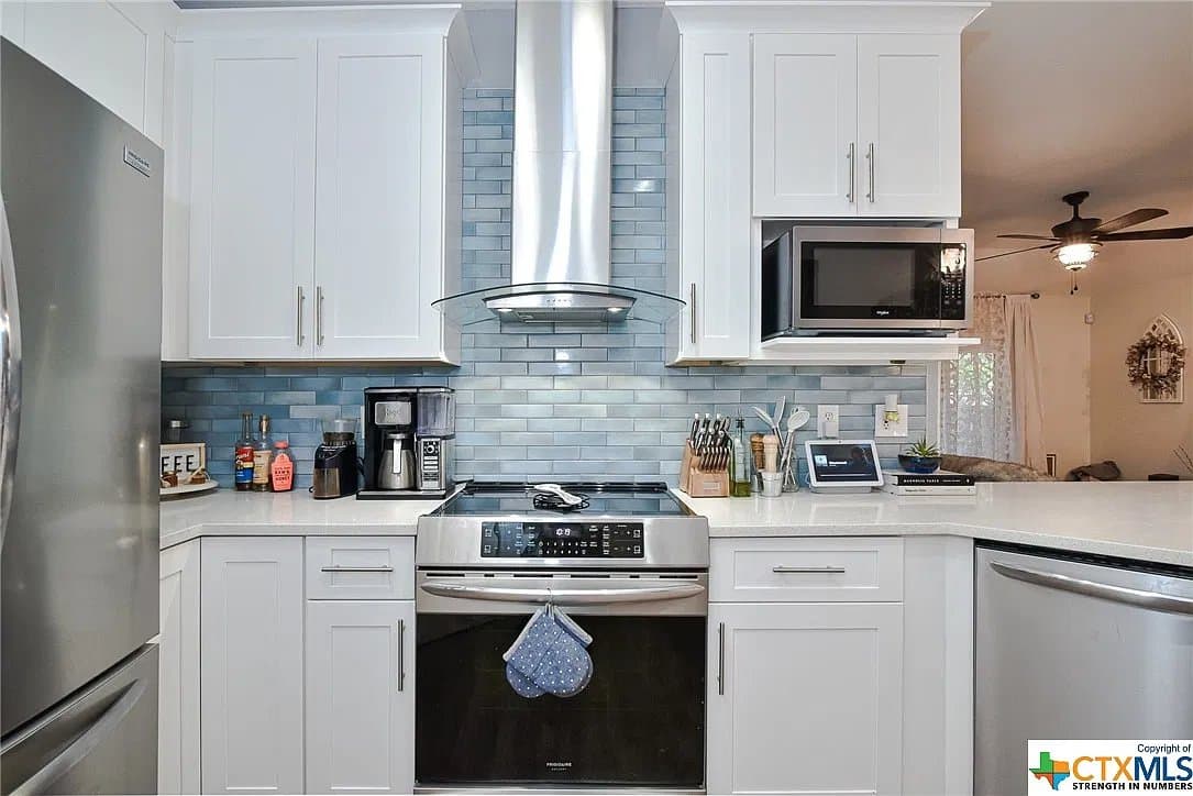 San Antonio House: 15847 Augusta Cor