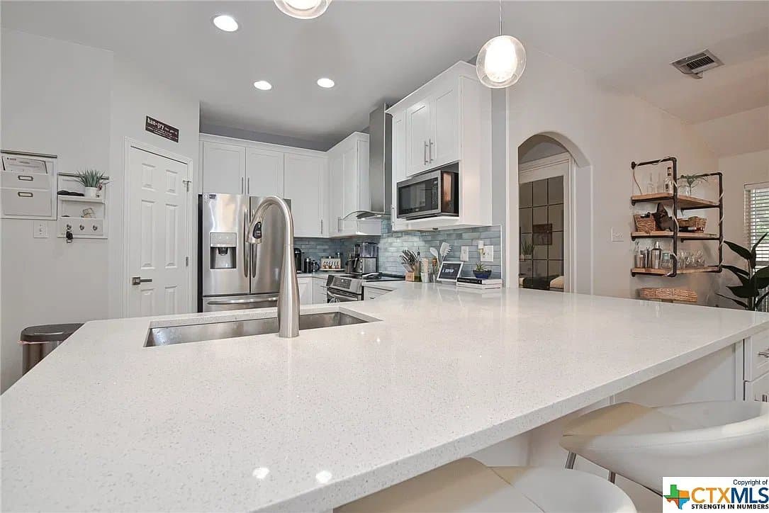 San Antonio House: 15847 Augusta Cor