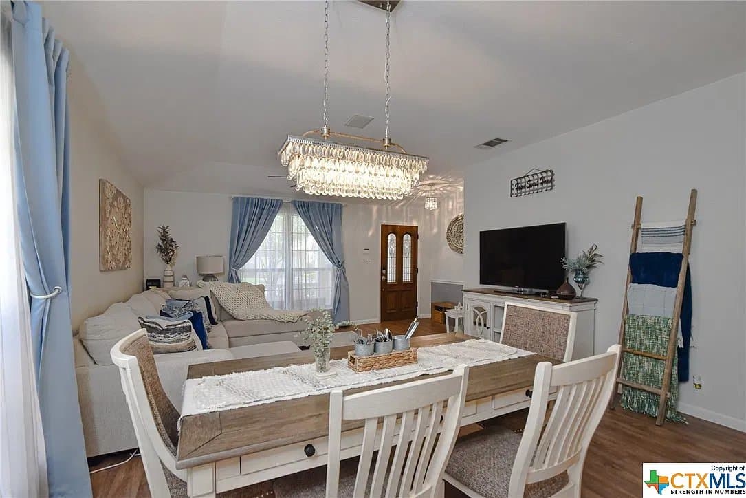 San Antonio House: 15847 Augusta Cor