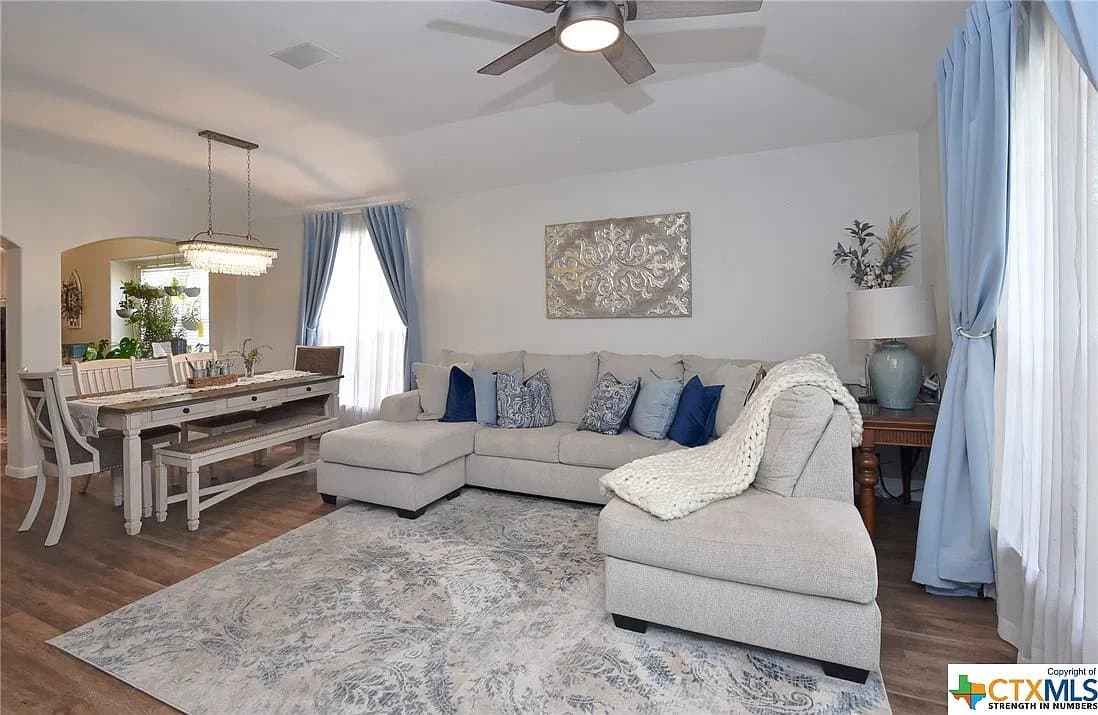 San Antonio House: 15847 Augusta Cor