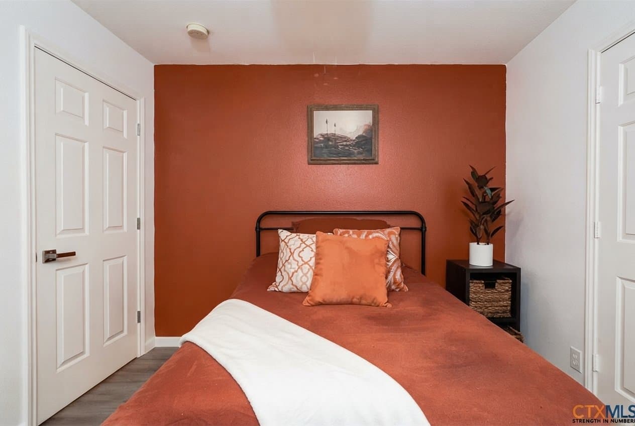 San Antonio House: 15847 Augusta Cor