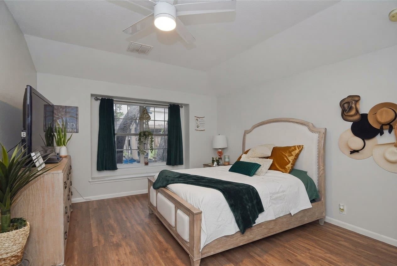 San Antonio House: 15847 Augusta Cor