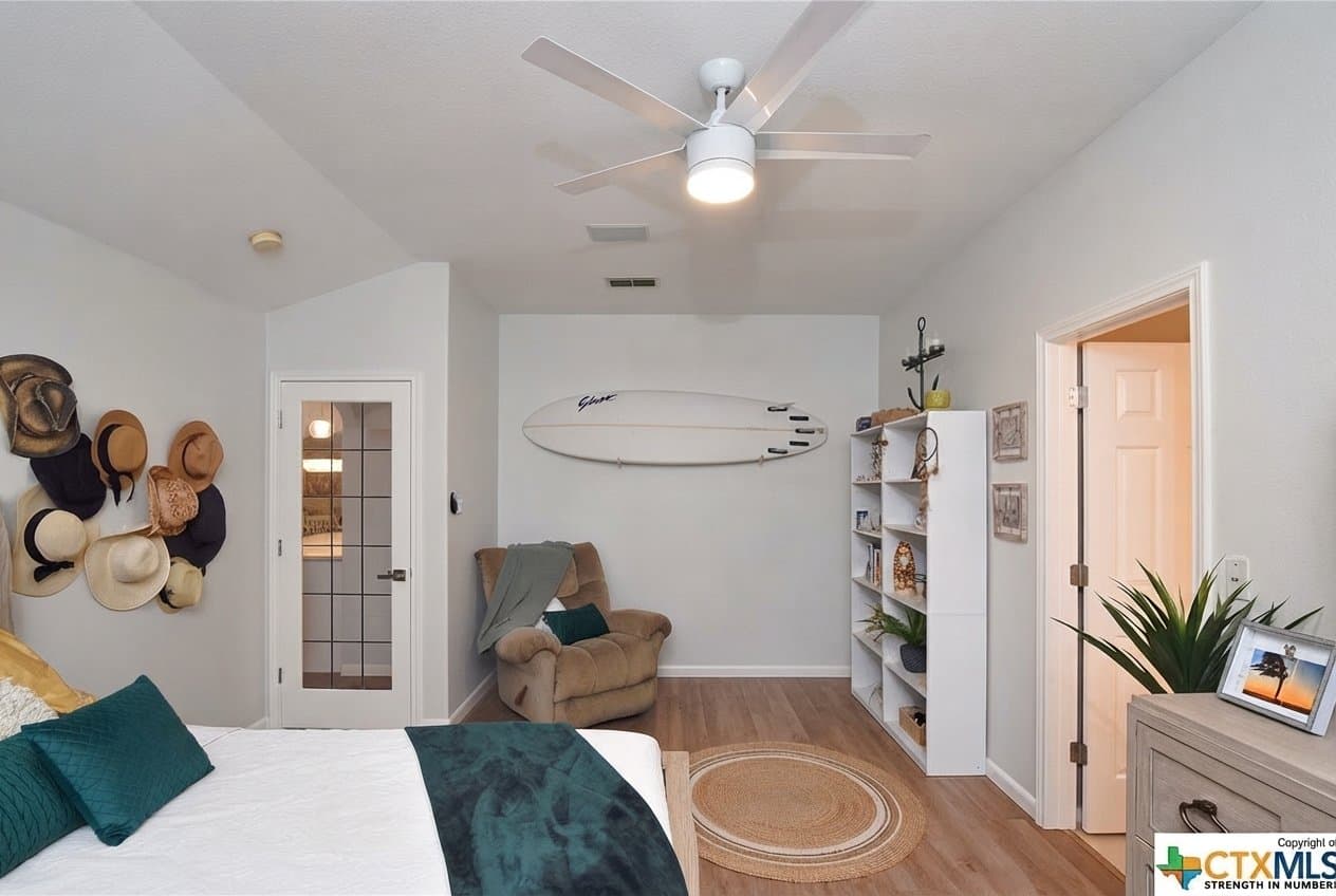 San Antonio House: 15847 Augusta Cor