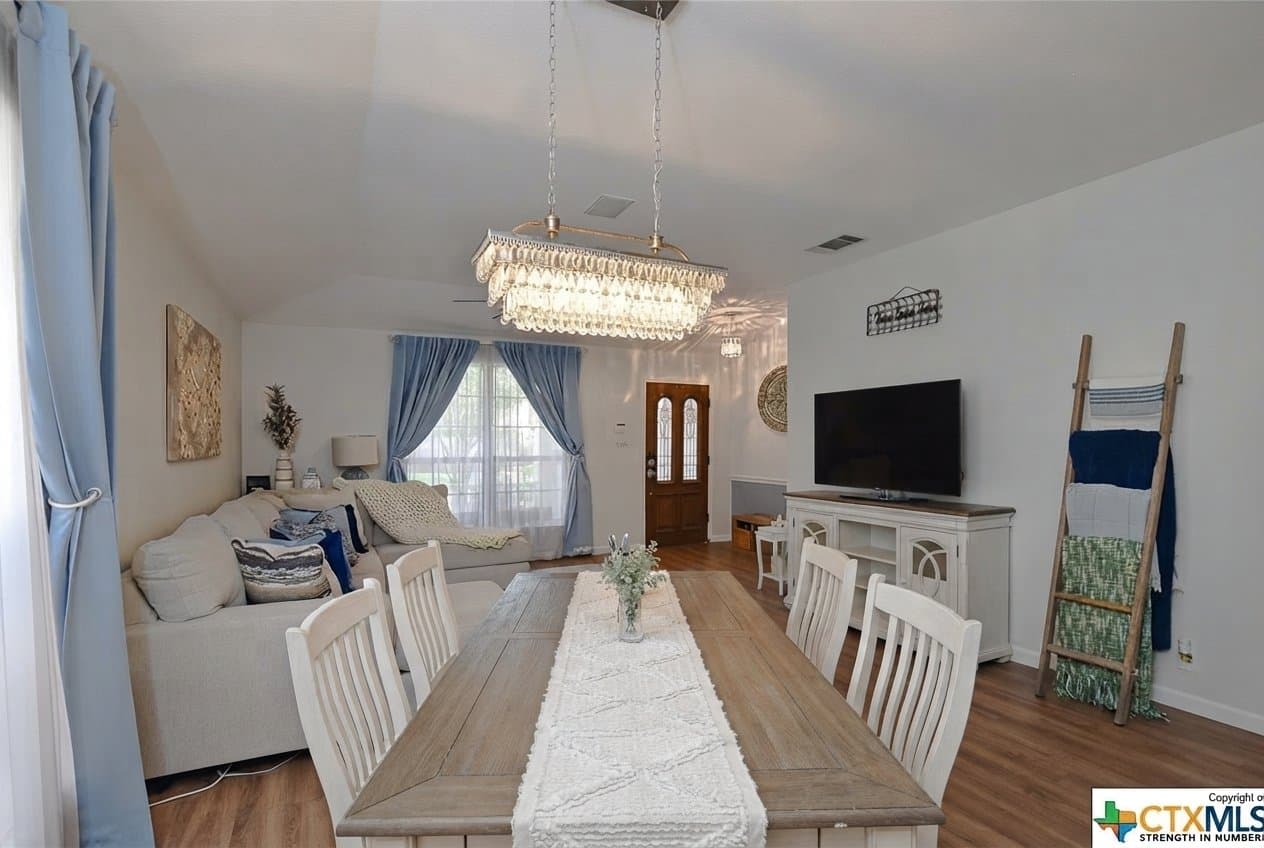San Antonio House: 15847 Augusta Cor