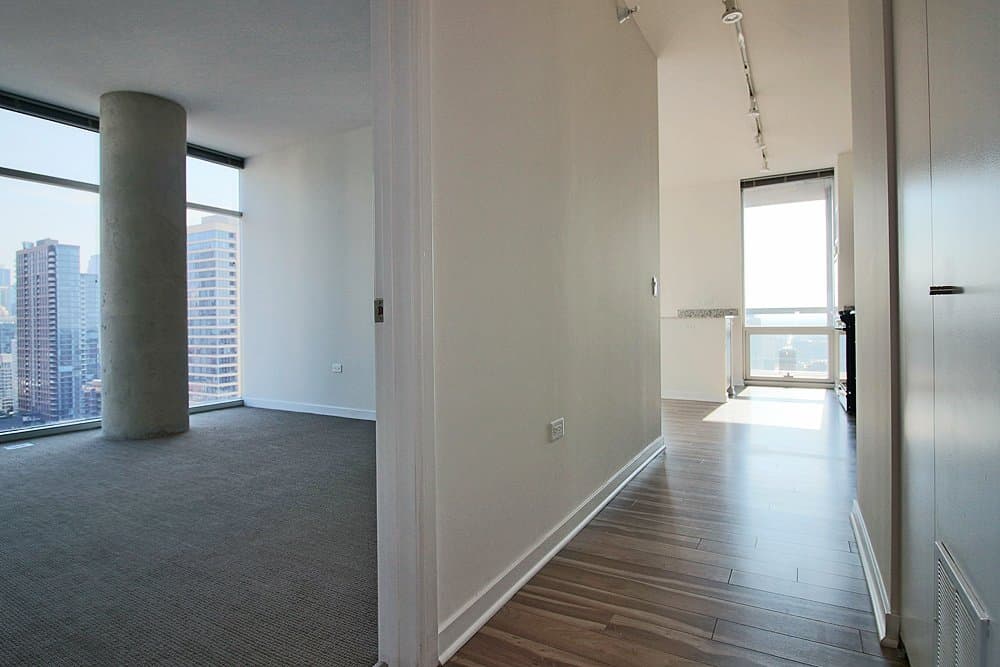 Chicago Condo: 75 West Chicago Avenue