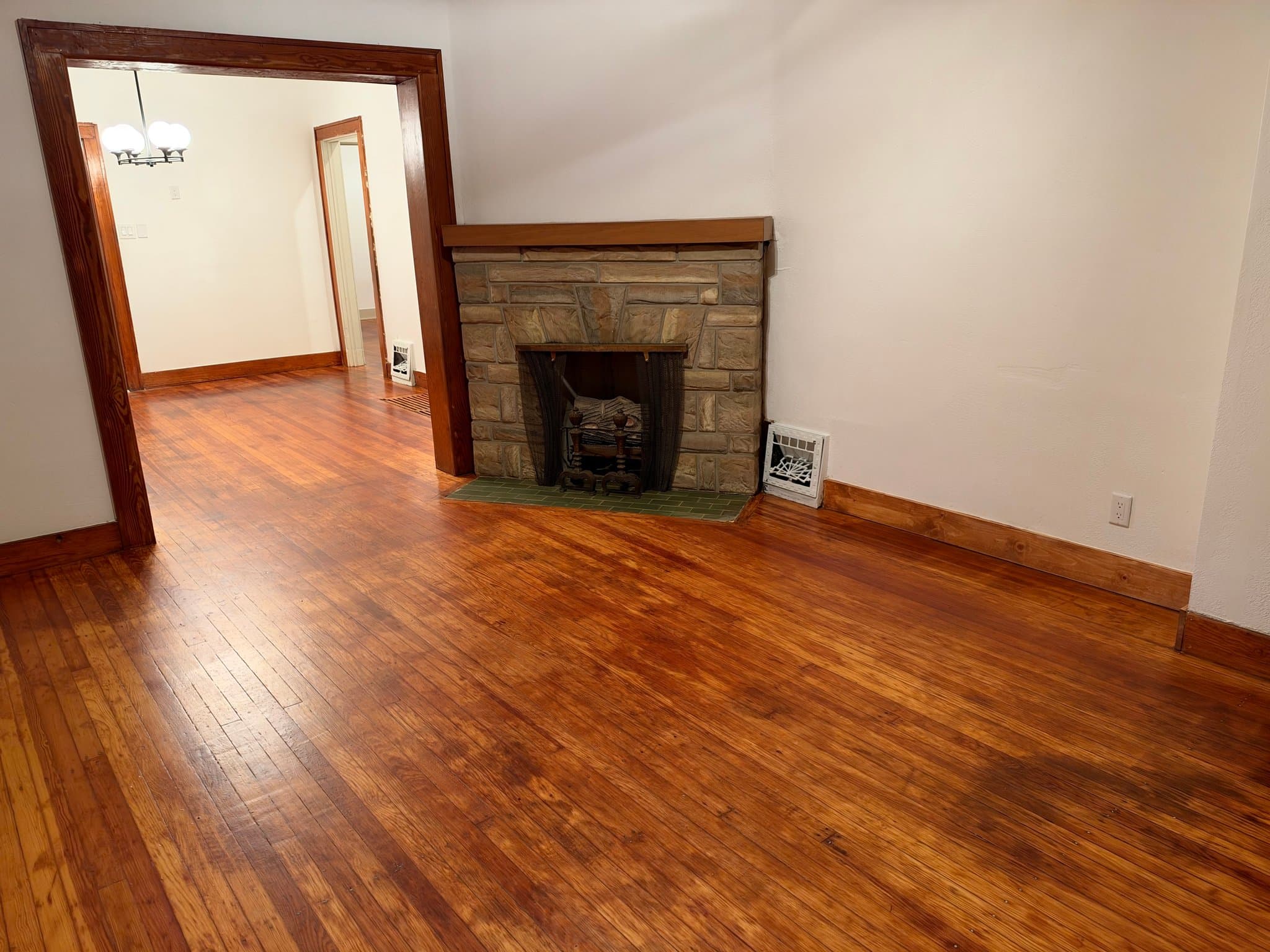 Wichita House: 1417 S Main St