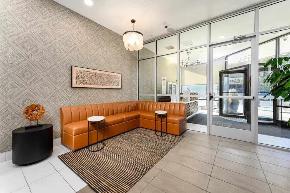Chicago Condo: 443 West Deming Place