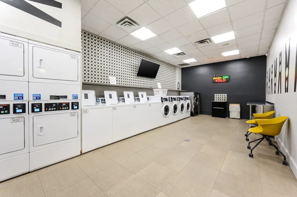 Chicago Condo: 443 West Deming Place