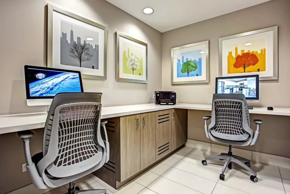 Chicago Condo: 443 West Deming Place