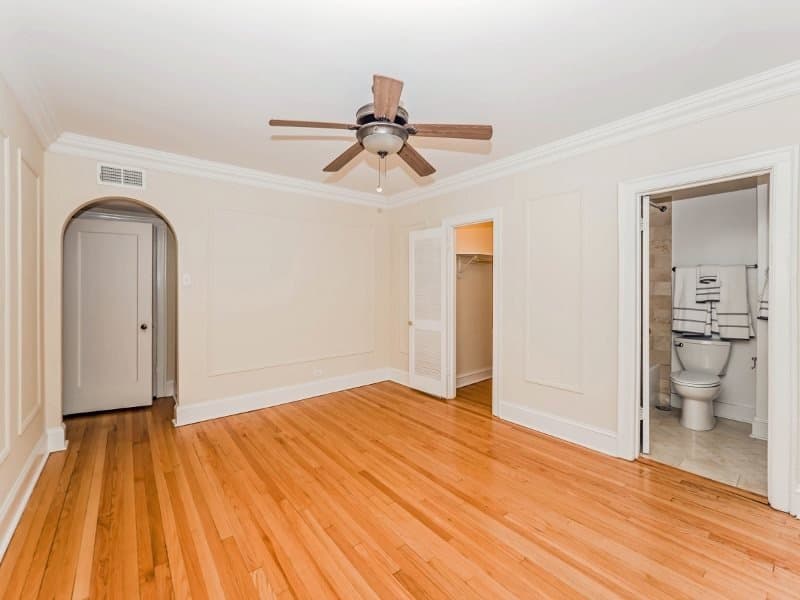 Chicago Condo: 839 North Michigan Avenue