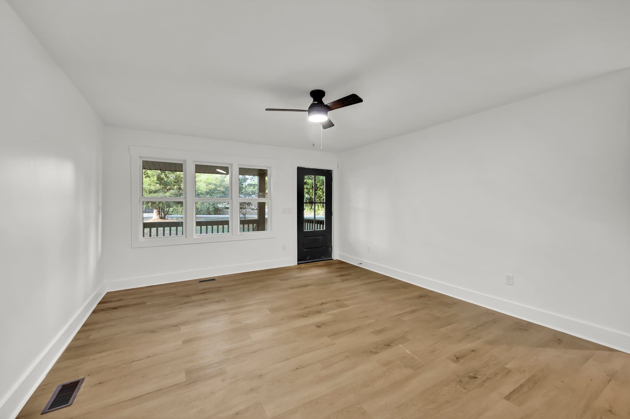Wilmington House: 2128 Yaupon Dr