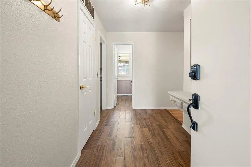 Oklahoma Single Room: 115th St