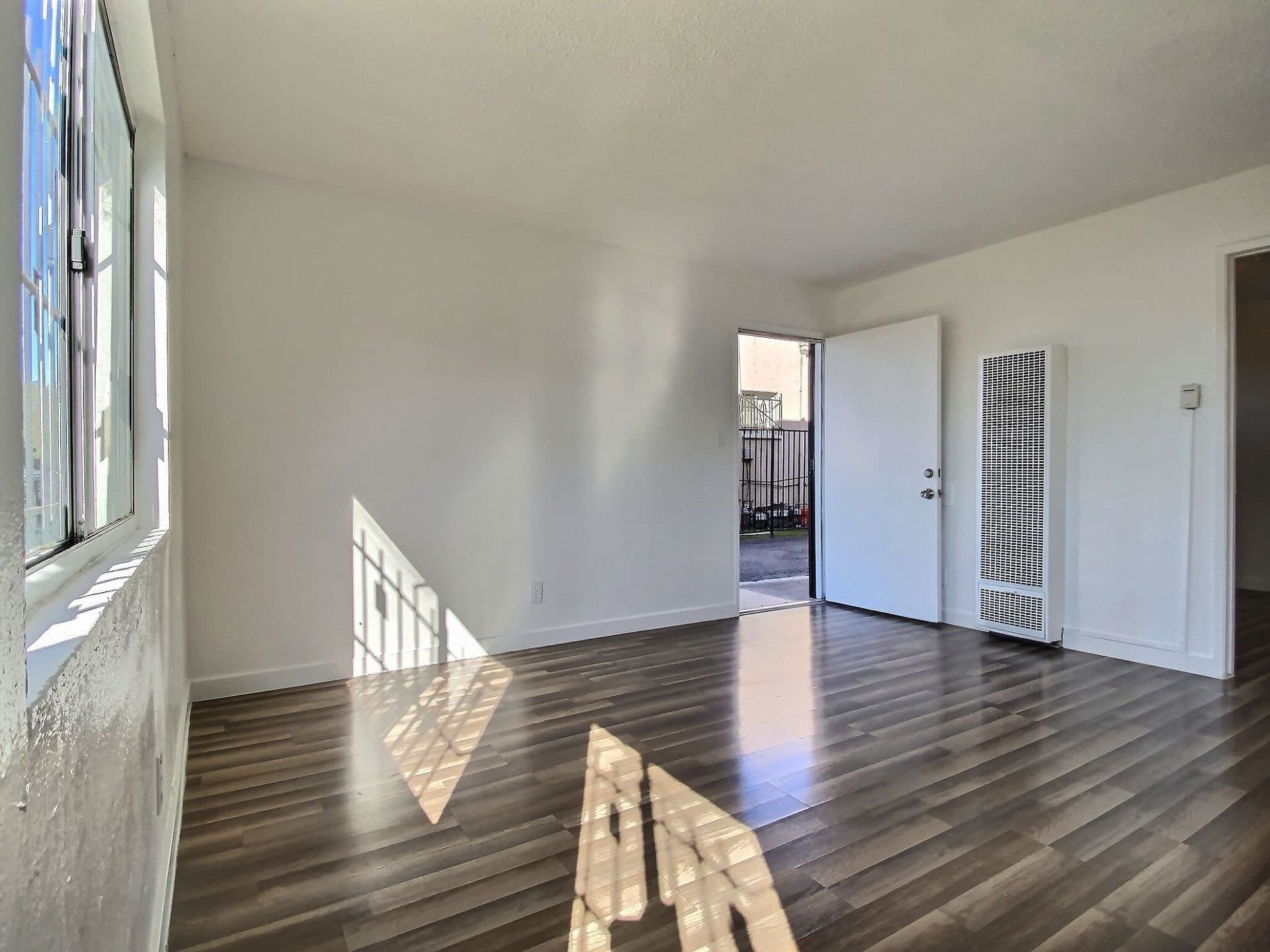 Los Angeles Apartment: 517 W. 84th Street