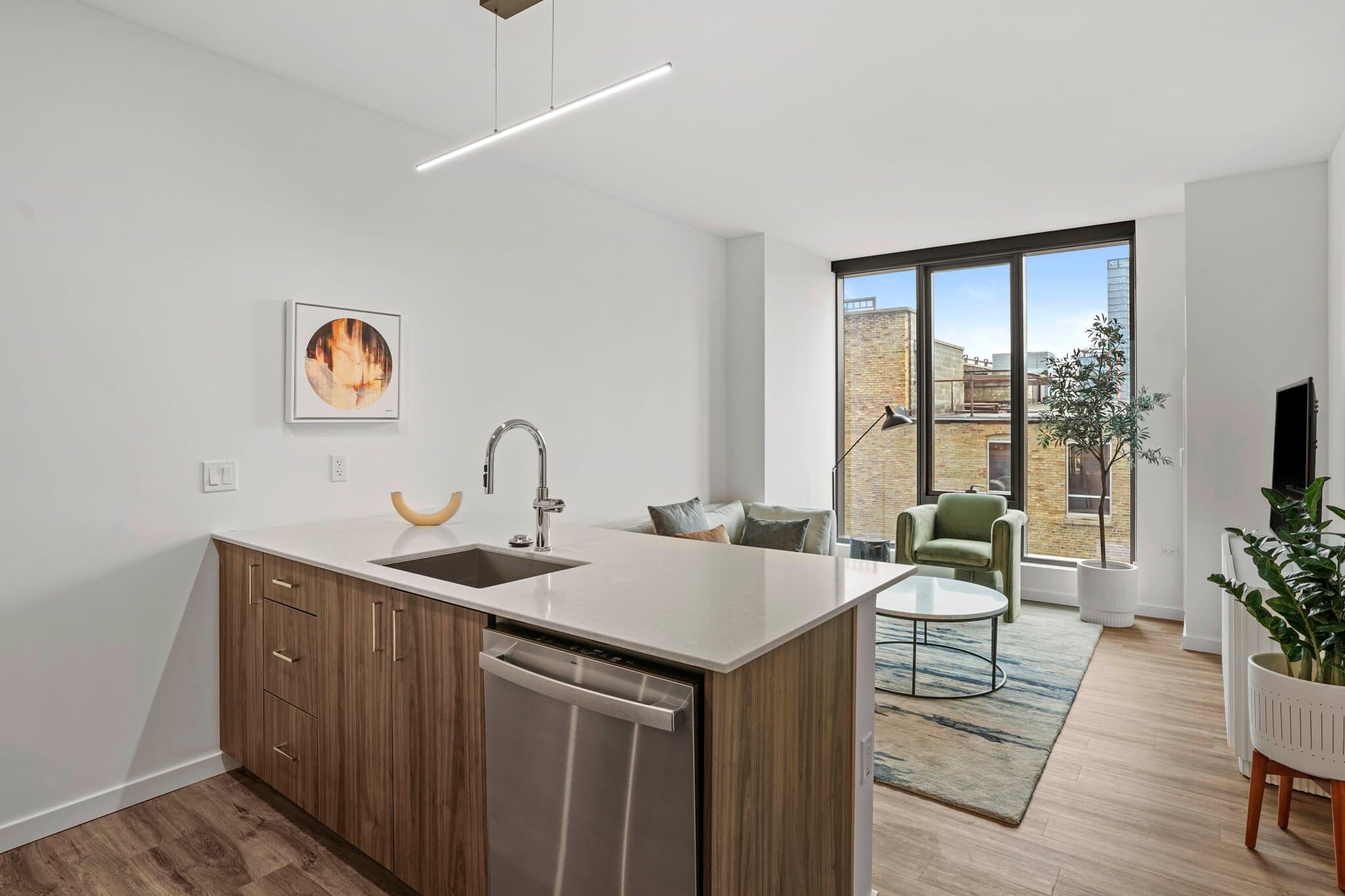 Chicago Condo: 1037 West Lake Street
