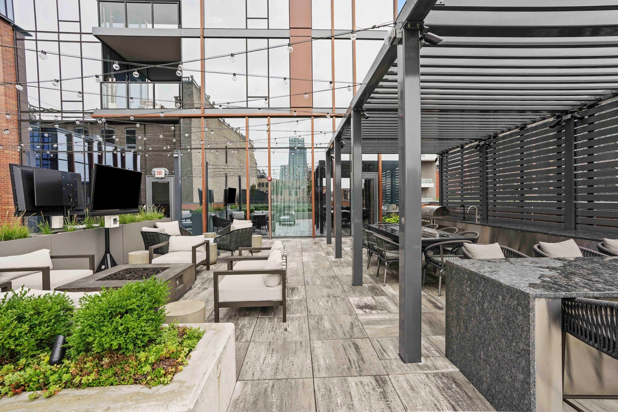 Chicago Condo: 1037 West Lake Street