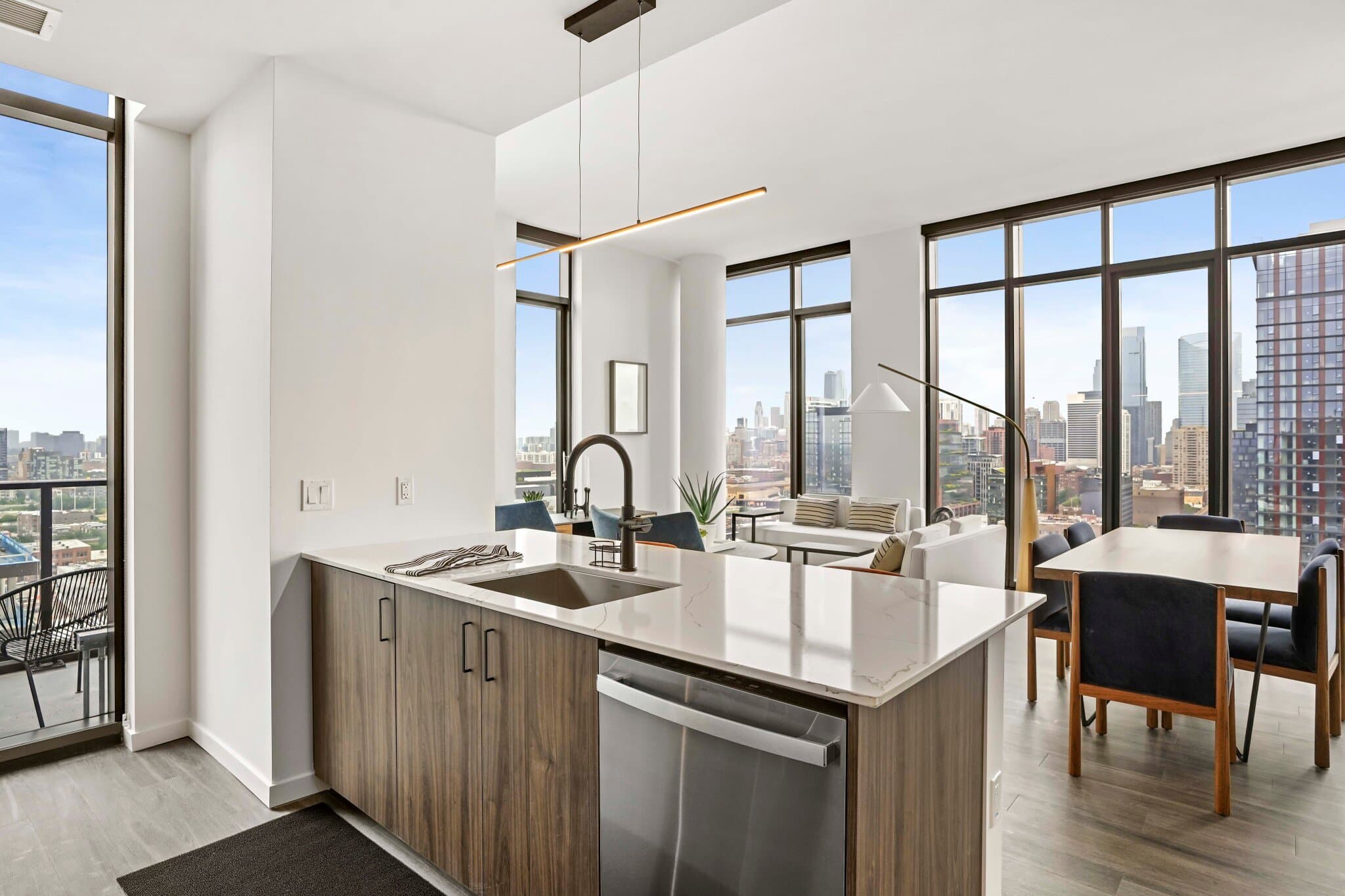 Chicago Condo: 1037 West Lake Street