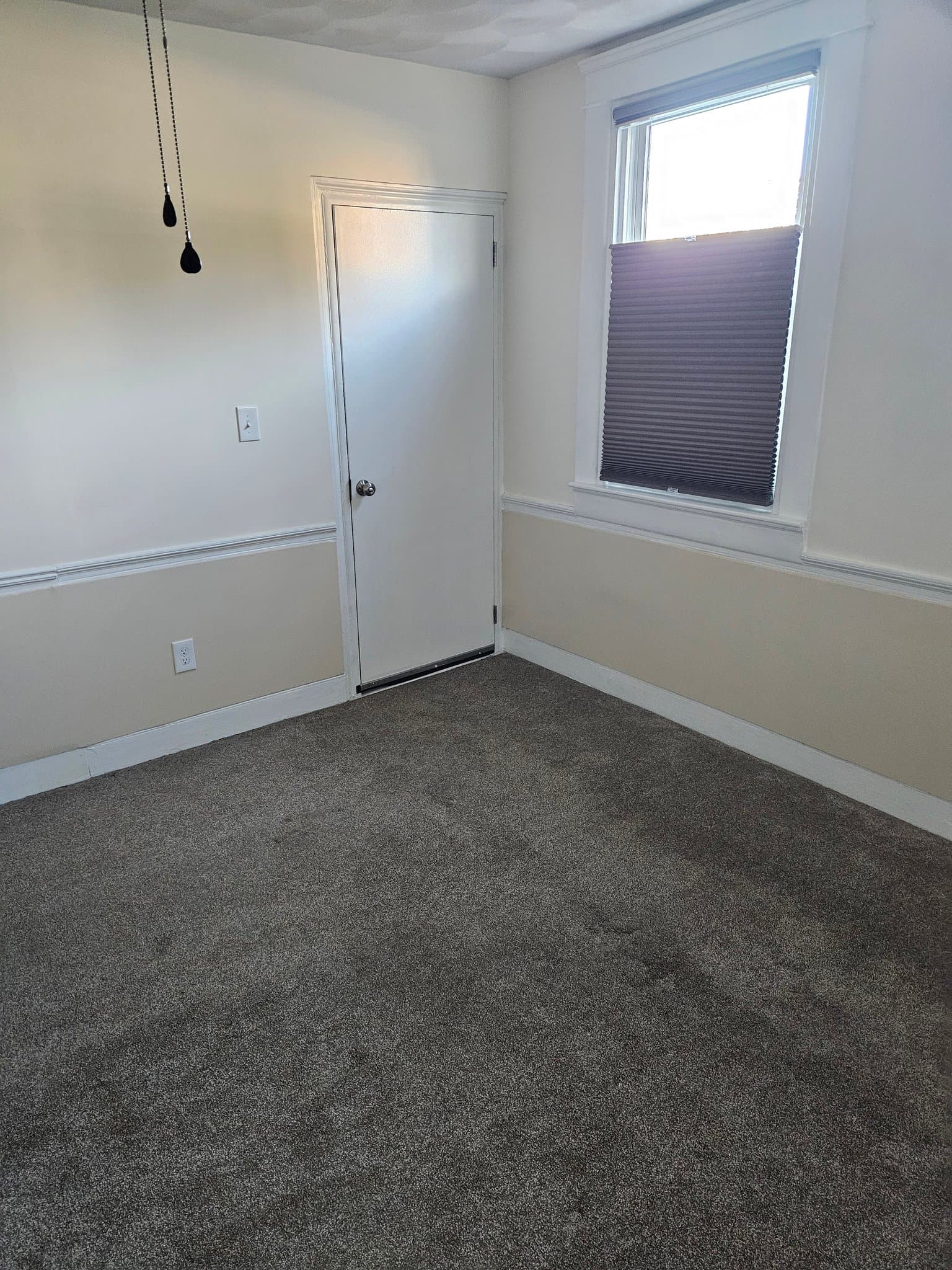 Lincoln Multiplex: 1662 Lonsdale Avenue