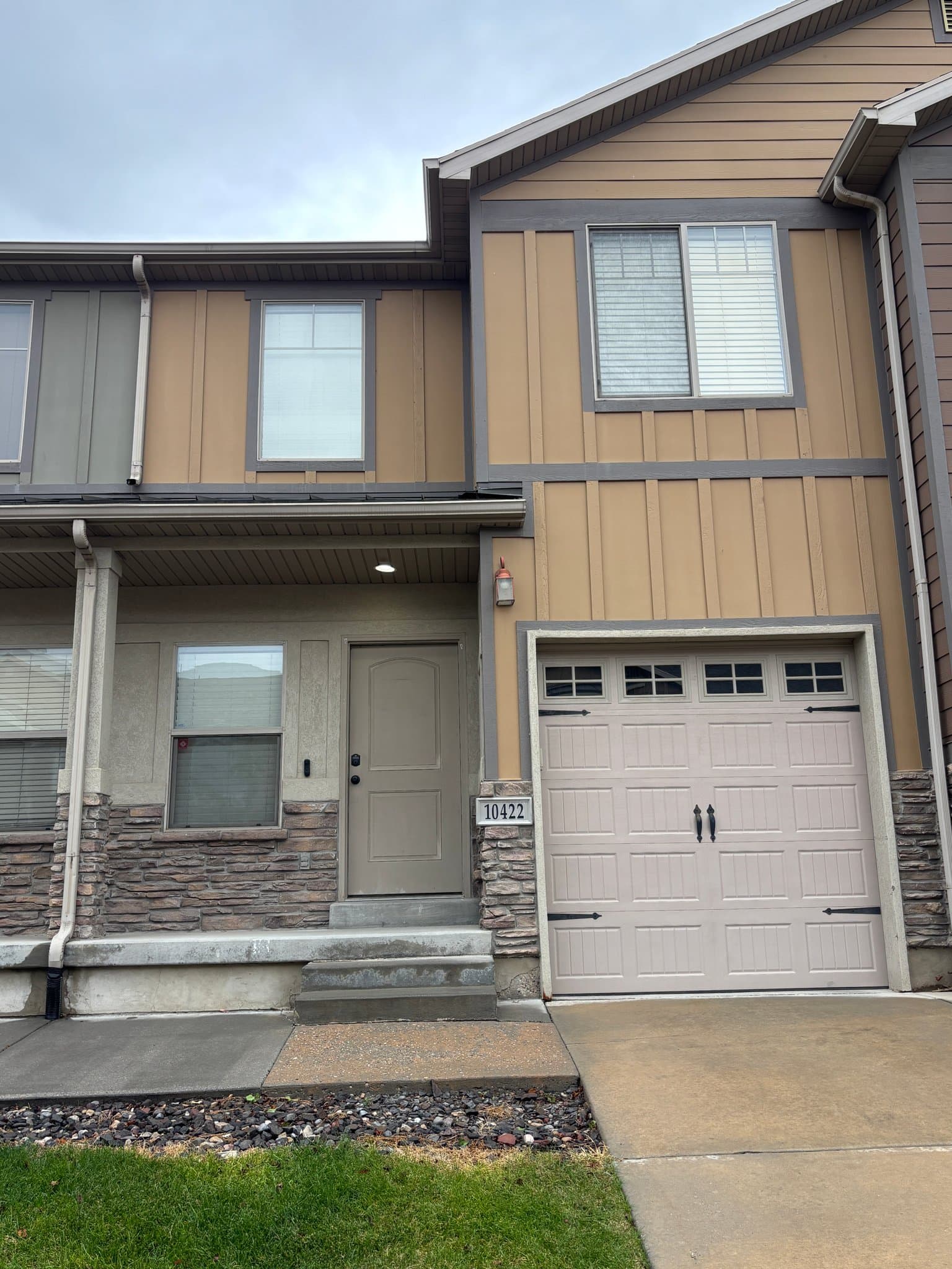 South Jordan Townhome: 10422 S Sage Luigi Ct