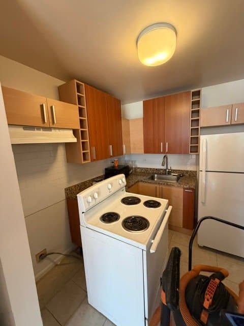 Chicago Apartment: 4278 N Hazel St