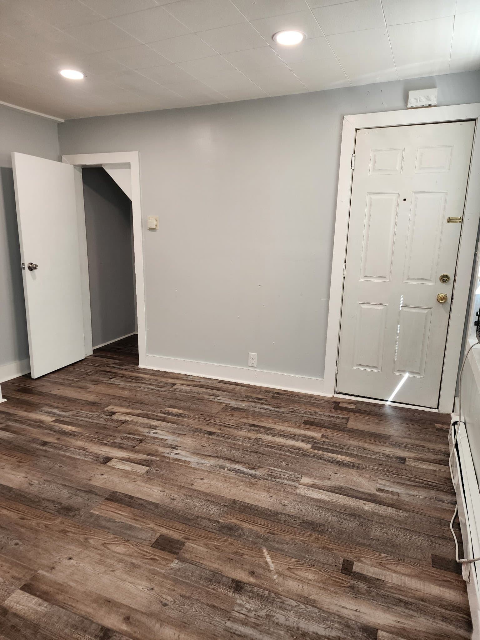 Paterson Apartment: 27 Belmont Ave