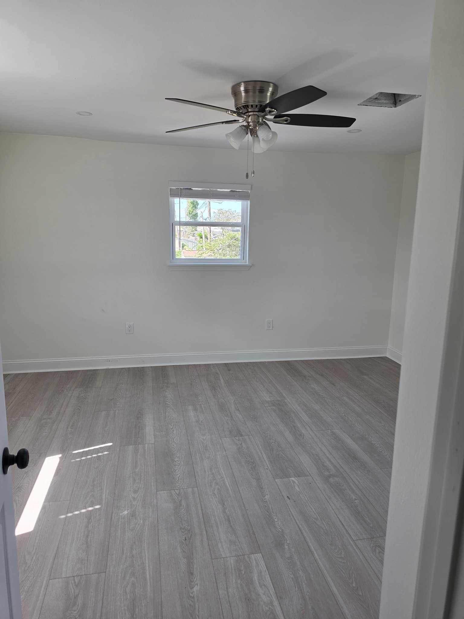 st rose Multiplex: 250 Mockingbird ln