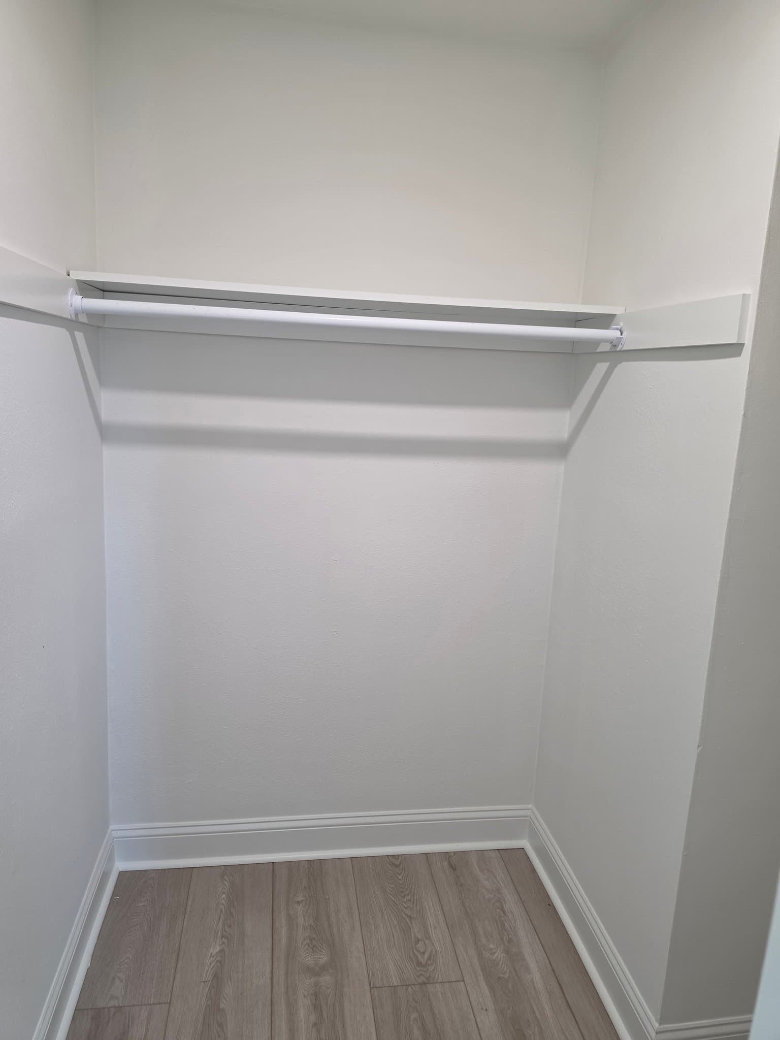 st rose Multiplex: 250 Mockingbird ln