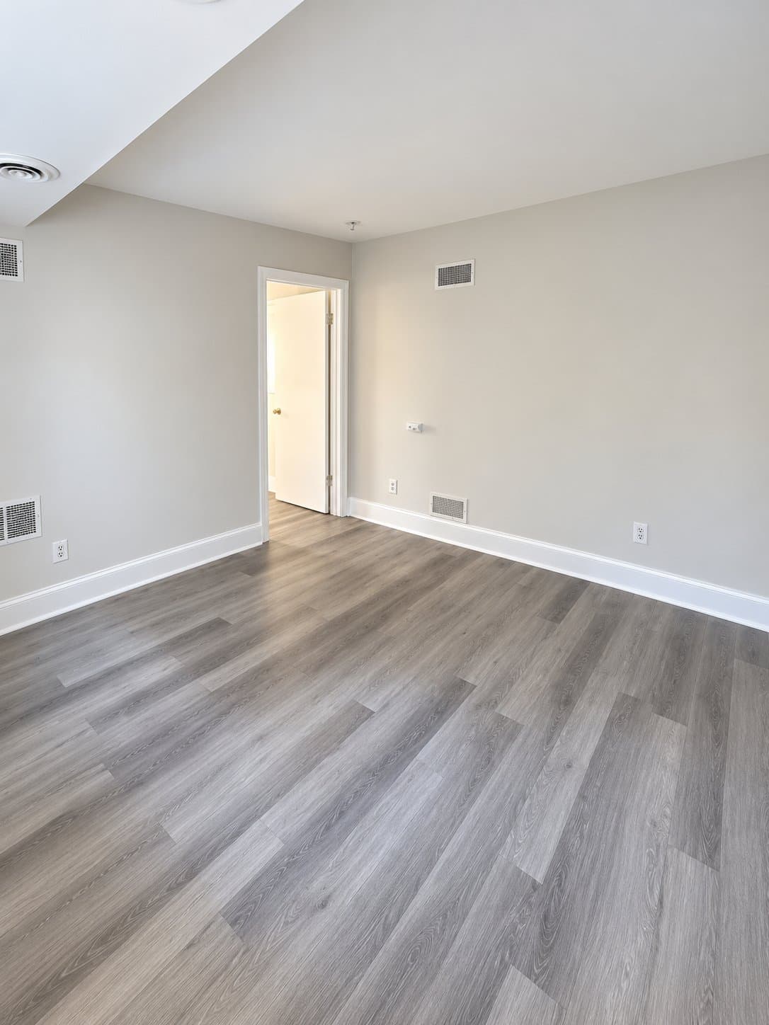 Wilmington Apartment: 307 W 6th St