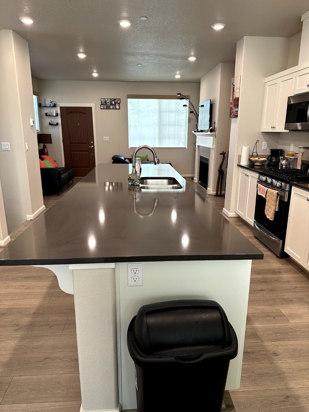 Portland Townhome: 7219 NW Eleanor Ave