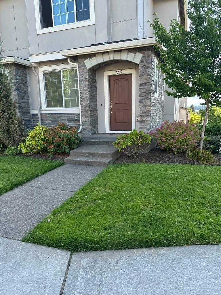 Portland Townhome: 7219 NW Eleanor Ave