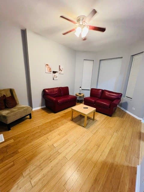 Chicago Single Room: 3832 W Lexington St