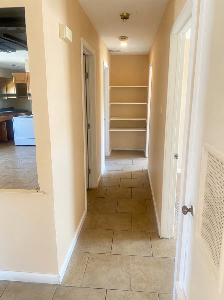 San Antonio House: 223 Dartmoor St,