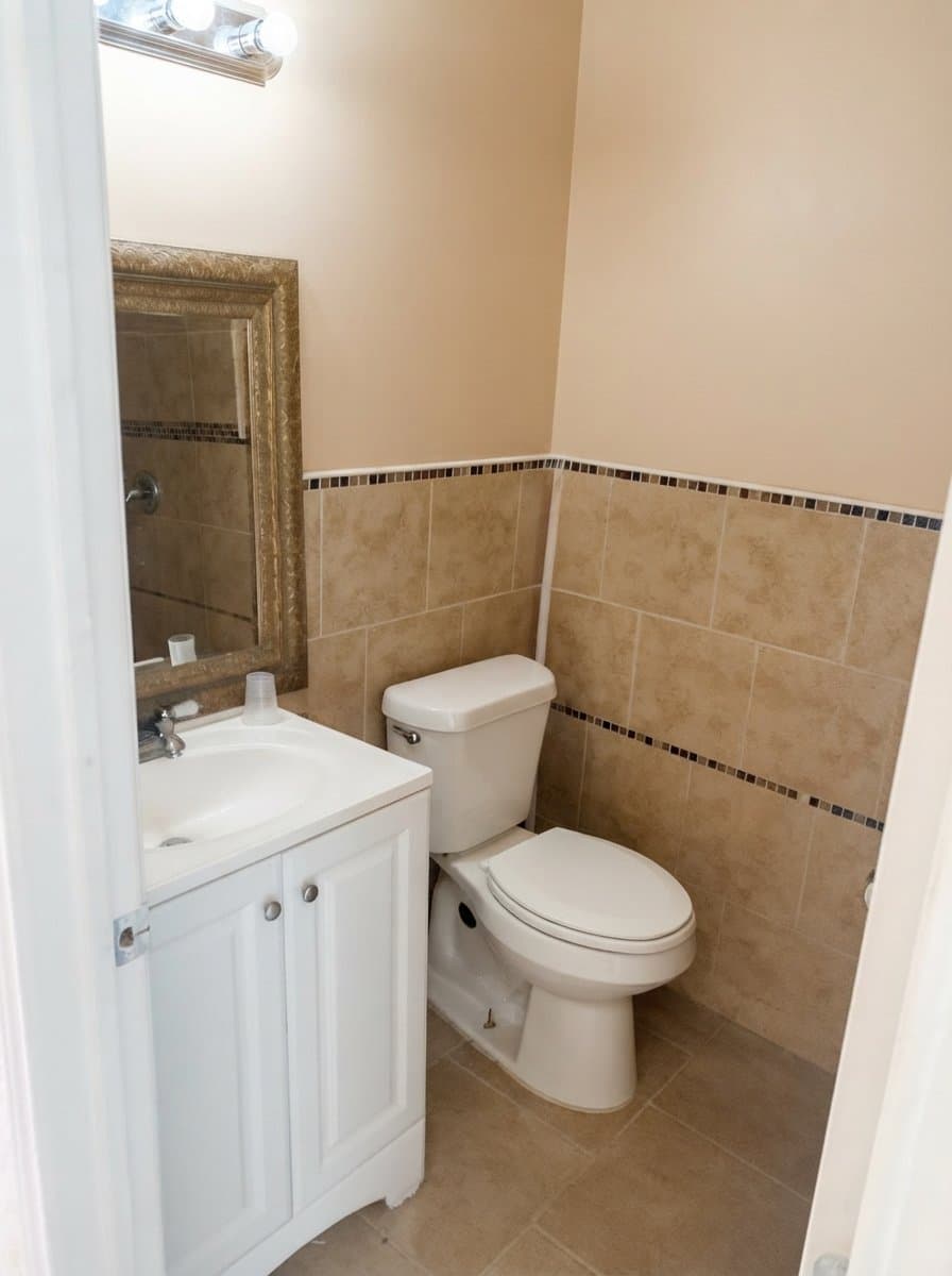 San Antonio House: 223 Dartmoor St,